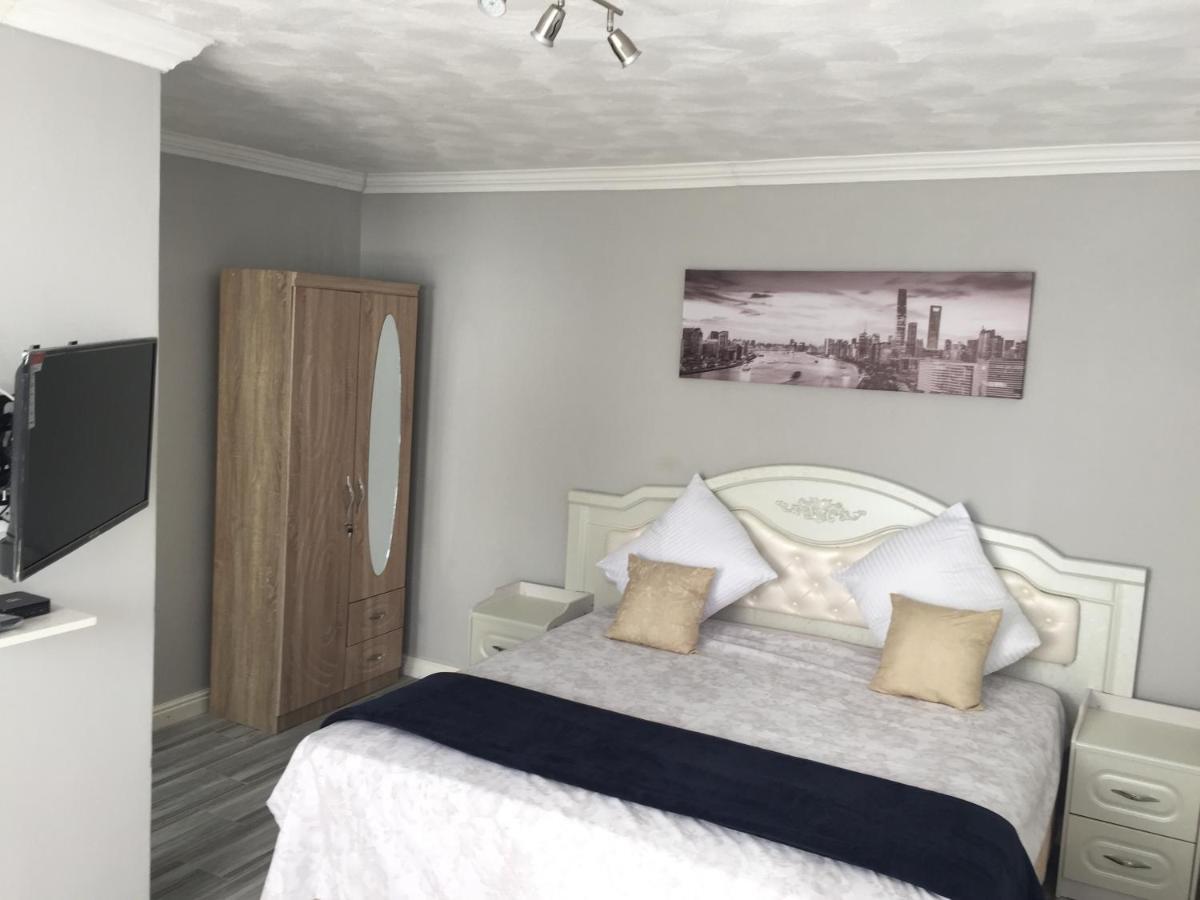57 On Wynne Guest house 2*